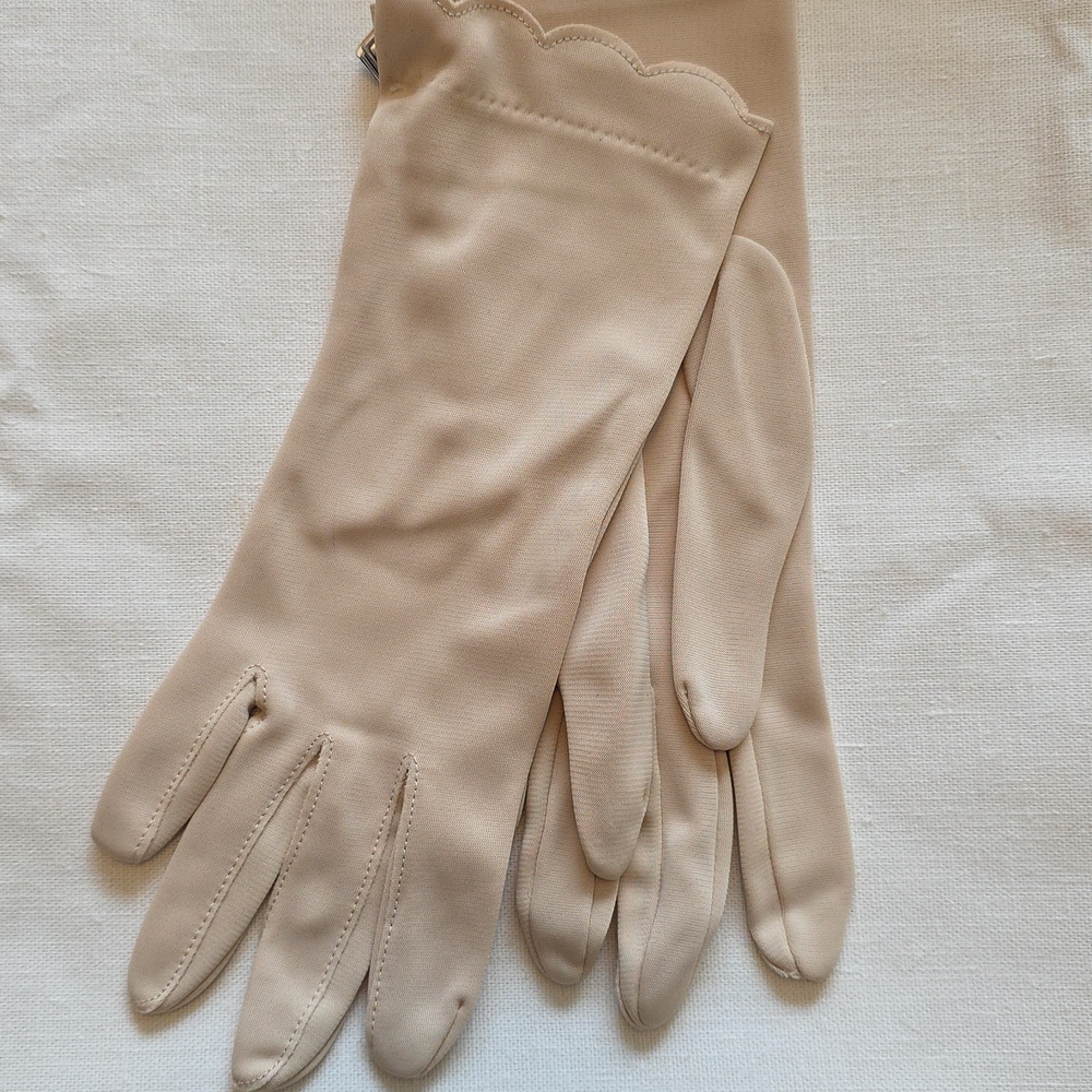 Vintage 60's Dress Gloves 'KAYSER' Soft Beige Nylon Gloves Scalloped XL 8.5-10 - Picture 4 of 7